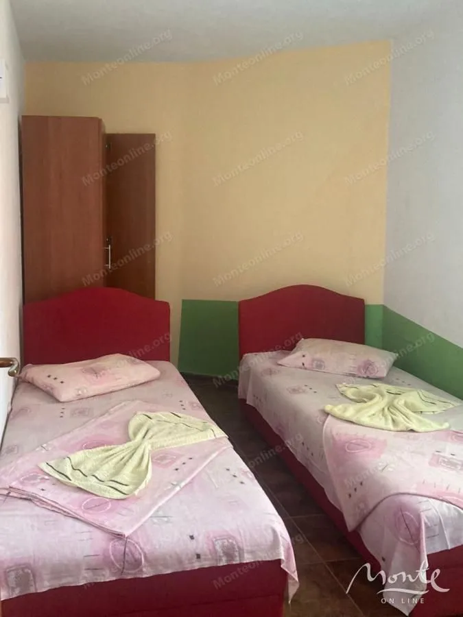 Sale, office space, 1800m², Utjeha, Bar