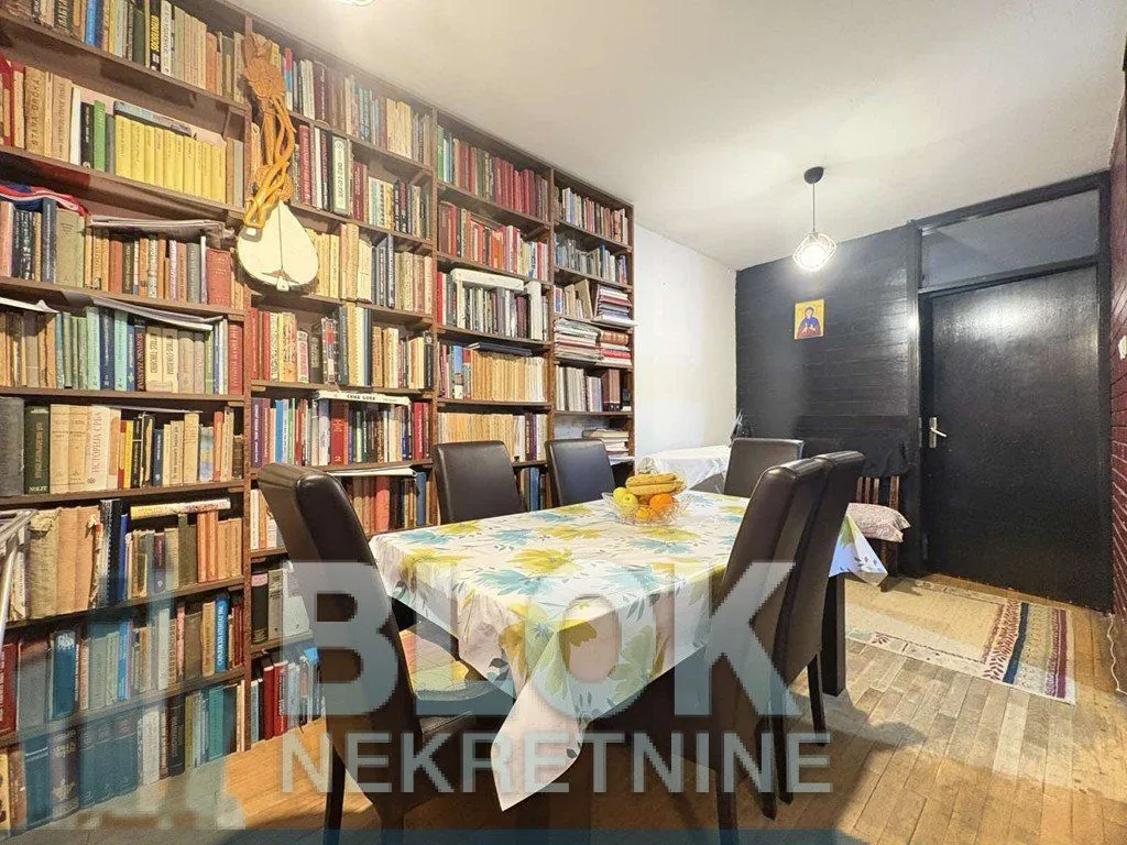 Prodaja, dvosoban stan, 80m², Blok 5, Podgorica