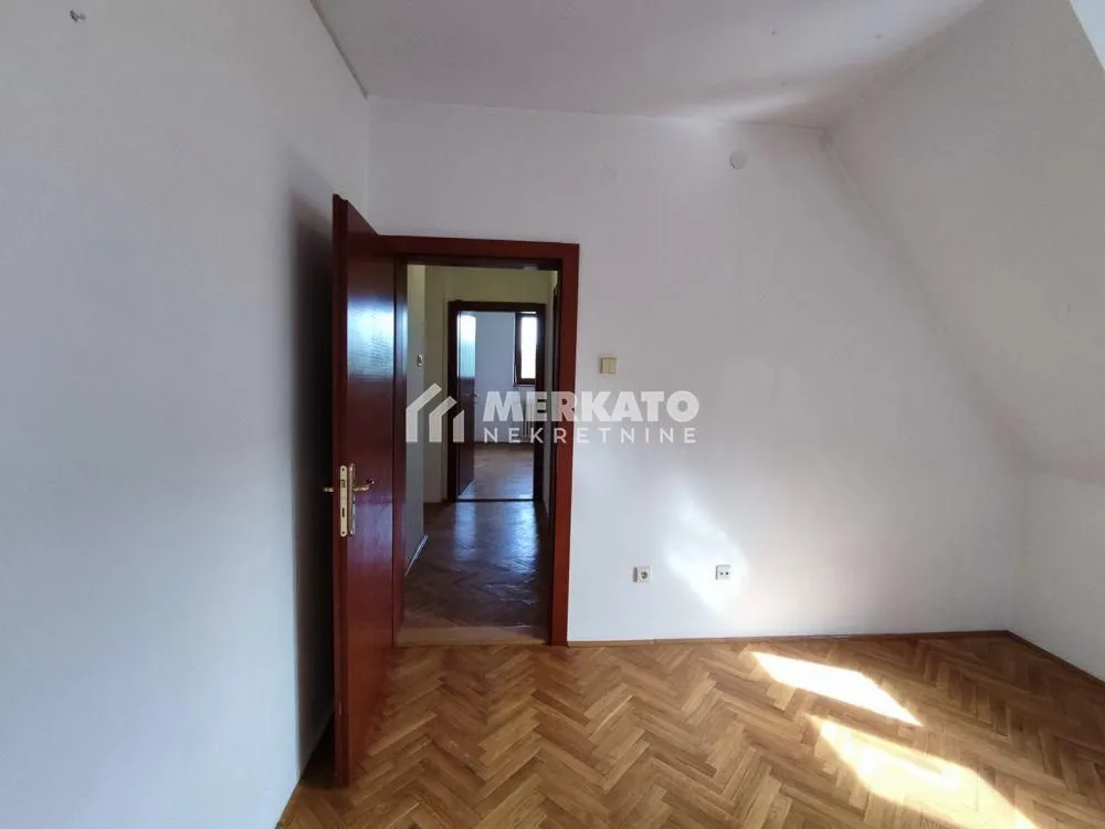 Prodaja, četvorosoban stan, 124m², Centar, Zrenjanin