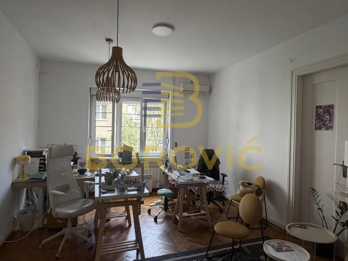 Rent, four bedroom apartment, 115m², Vračar Sve Podlokacije, Beograd