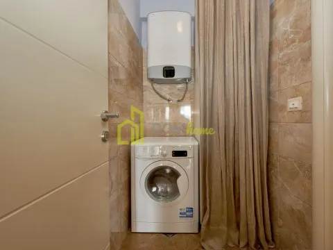 Izdavanje, trosoban stan, 190m², Budva, Crna Gora - image 4