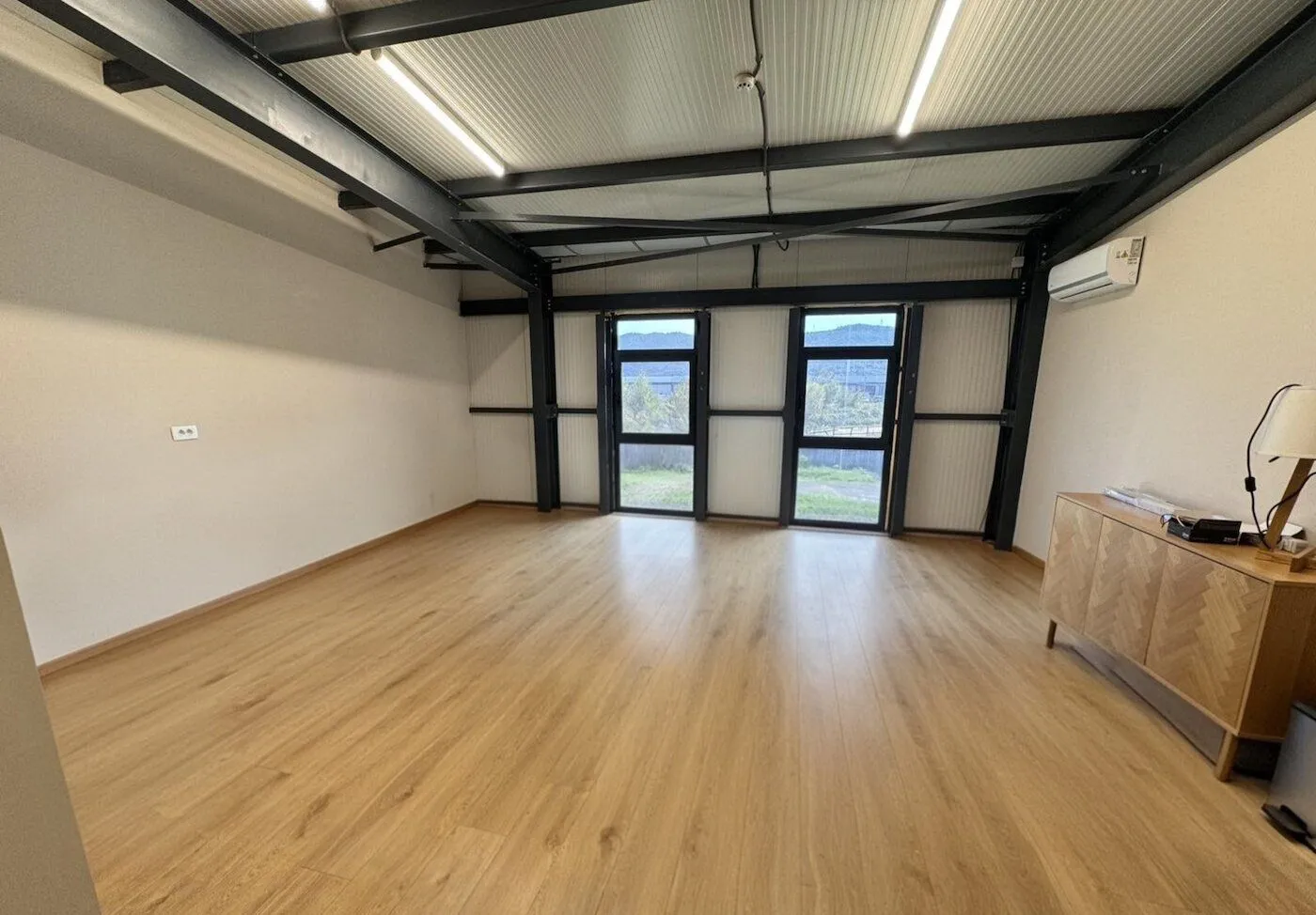 Rent, office space, 130m², Mareza, Podgorica