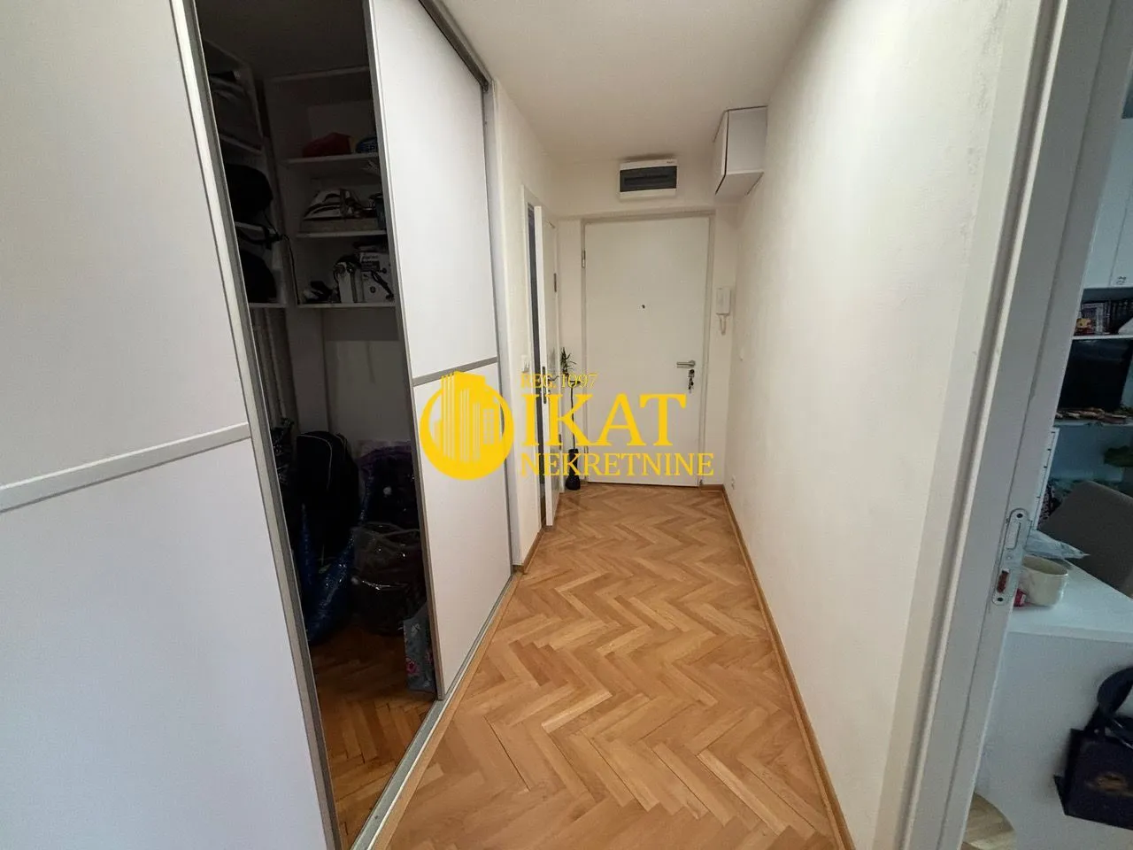 Prodaja, trosoban stan, 65m², Vračar Centar, Vračar Sve Podlokacije