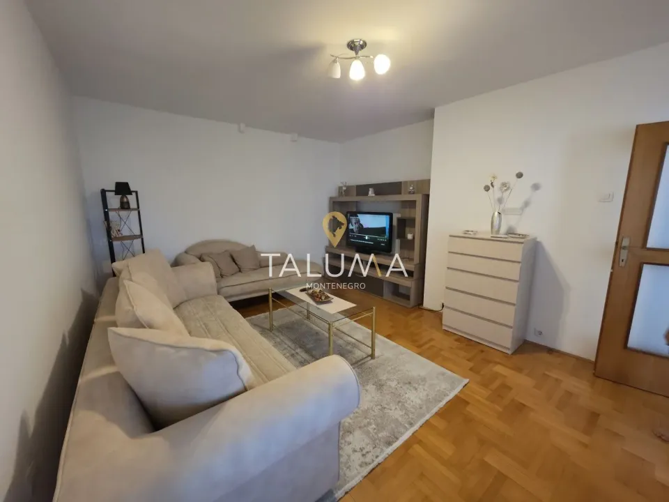 Rent, one bedroom apartment, 60m², Blok 6, Podgorica