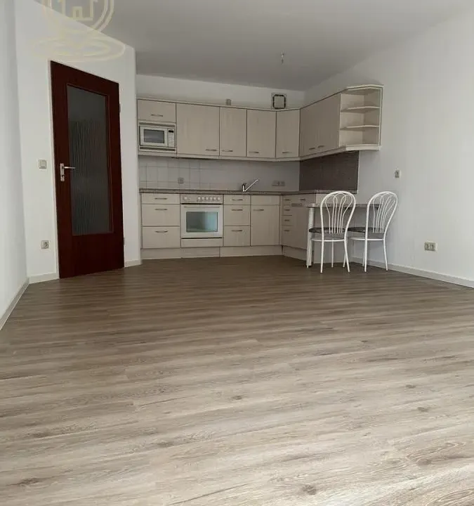 Prodaja, dvosoban stan, 55m², Vašarište, Kragujevac