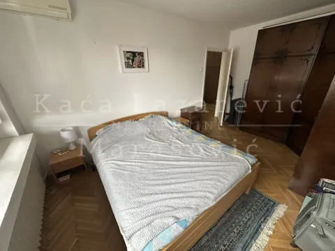 Prodaja, trosoban stan, 63m², Kalenić Pijaca, Vračar Sve Podlokacije - image 3