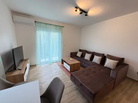 Izdavanje, jednosoban stan, 47m², Igalo, Herceg Novi