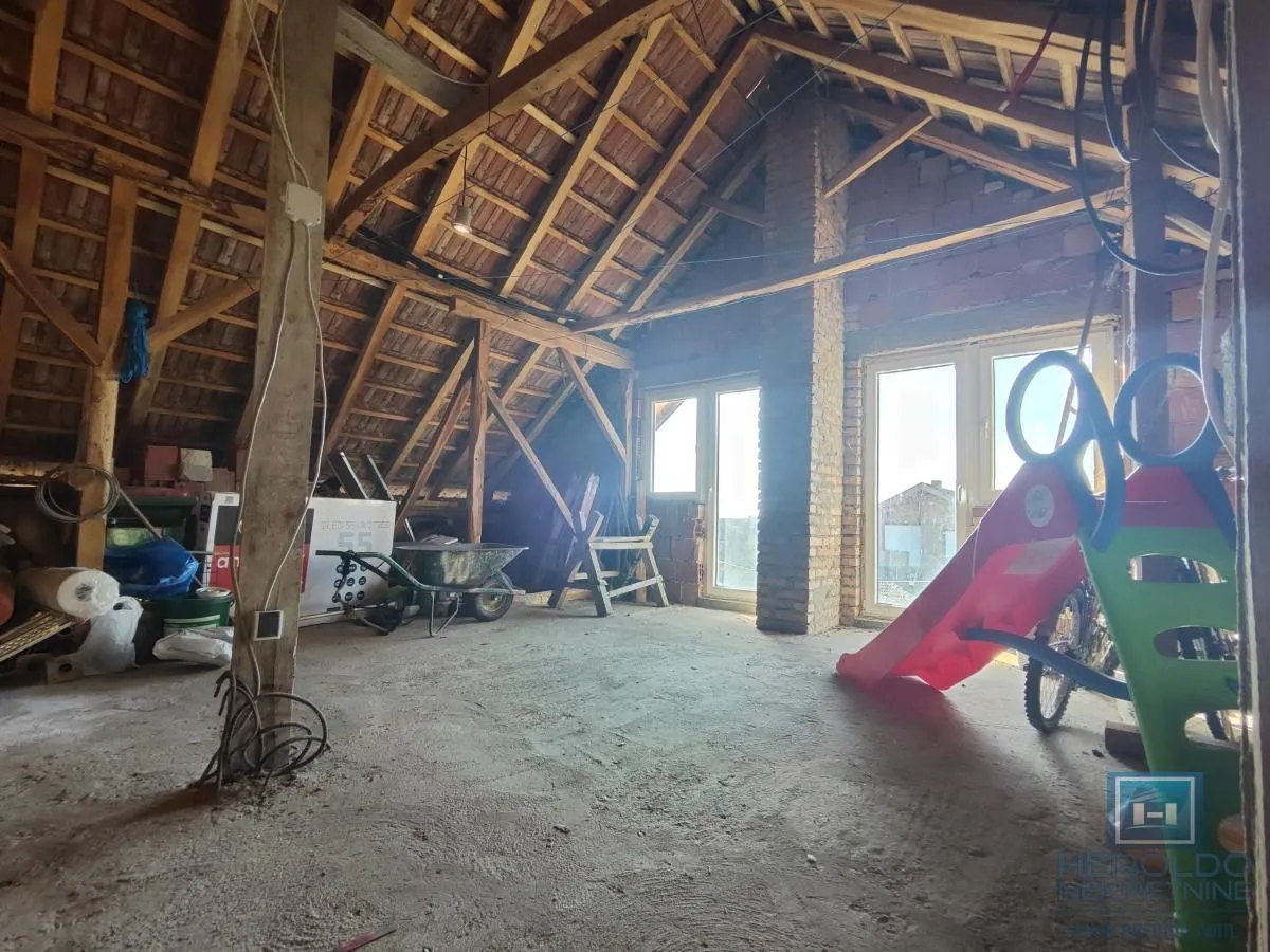 Prodaja, kuća, 270m², Budžino brdo, Jagodina