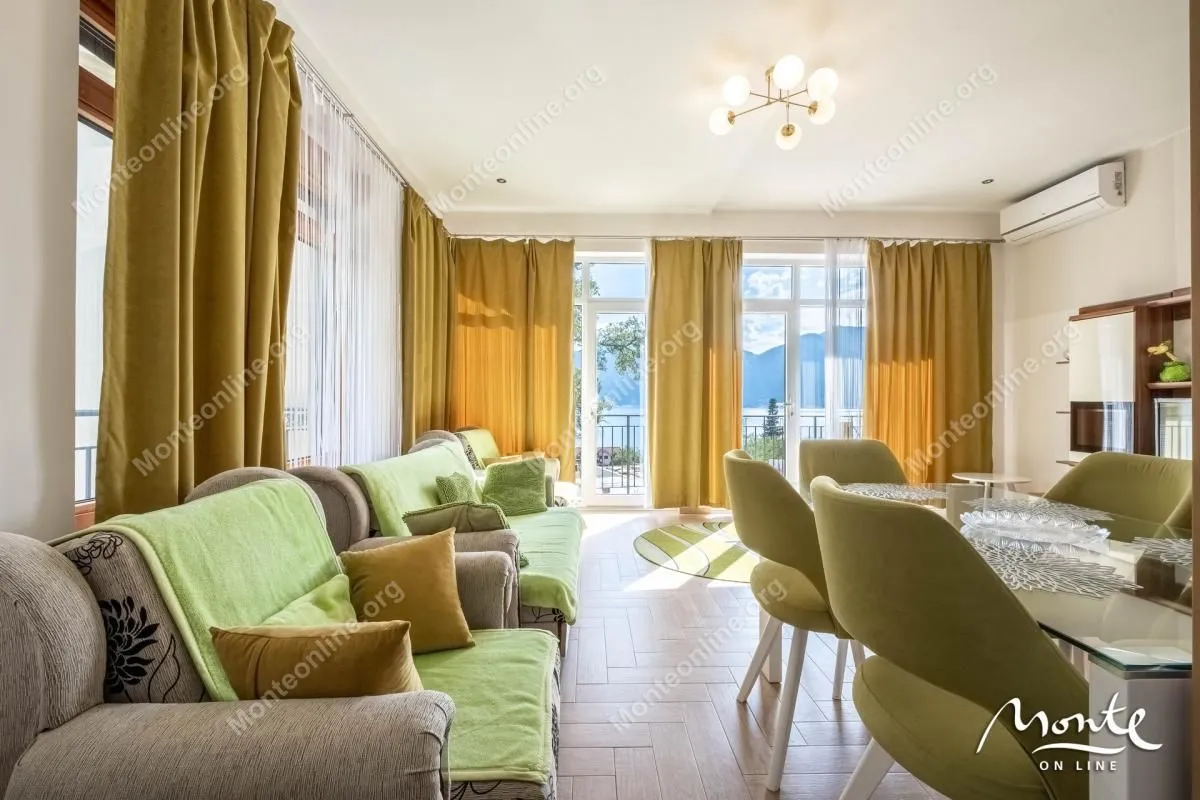 Prodaja, dvosoban stan, 105m², Orahovac, Kotor