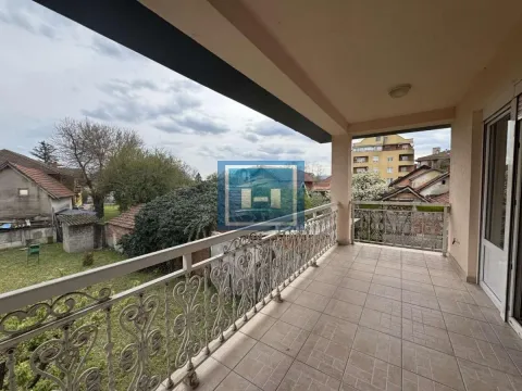 Izdavanje, dvosoban stan, 70m², Centar, Ćuprija - image 7