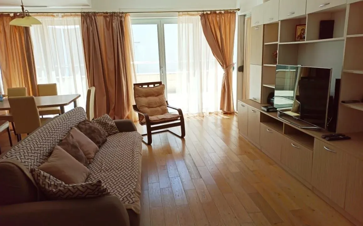 Prodaja, dvosoban stan, 75m², Dobrota, Kotor