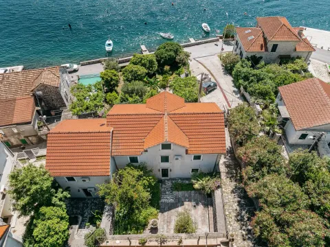 Sale, house, 291m², Lepetani, Tivat - image 32