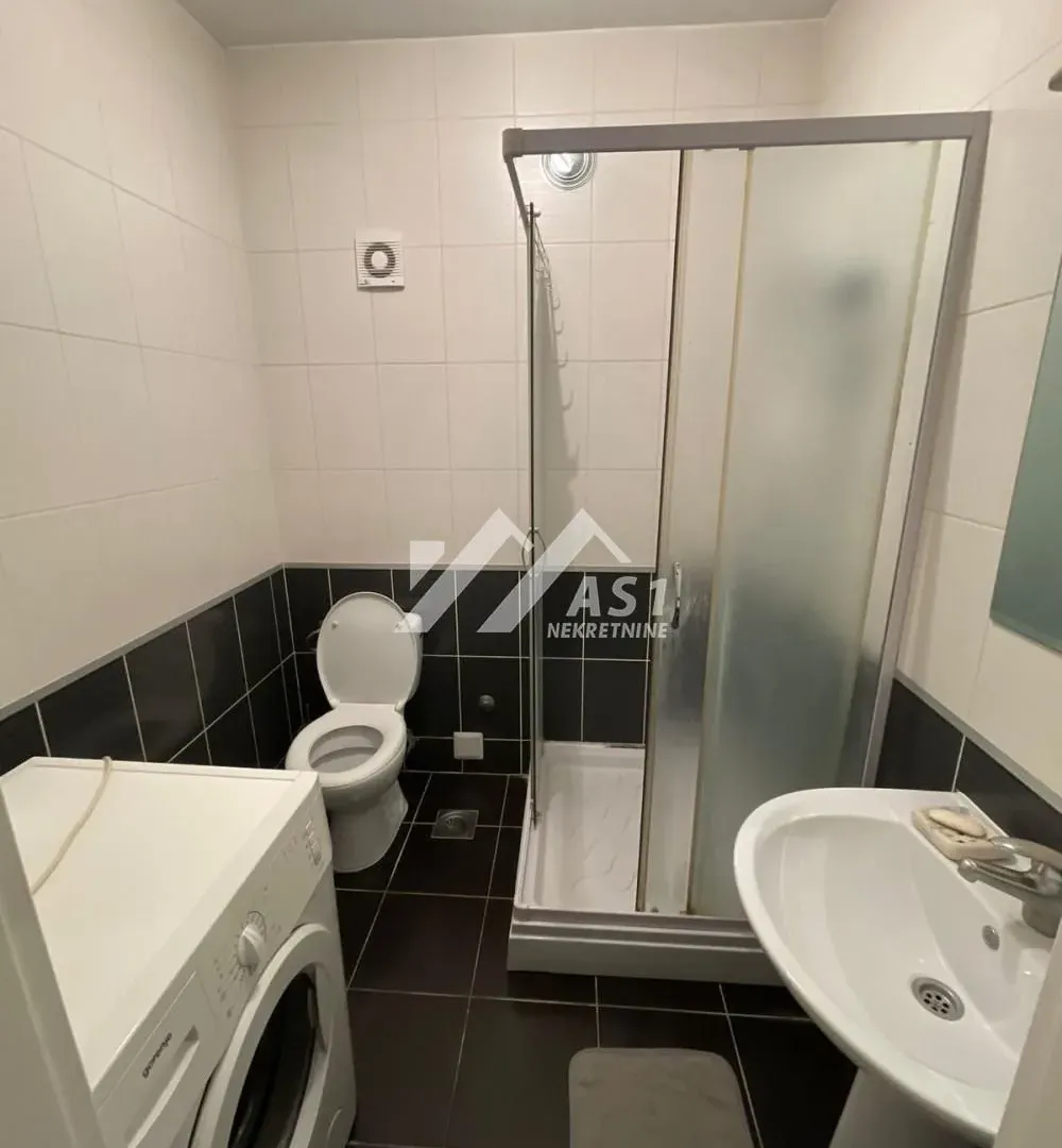 Izdavanje, jednosoban stan, 40m², Rotkvarija, Novi Sad Sve Podlokacije