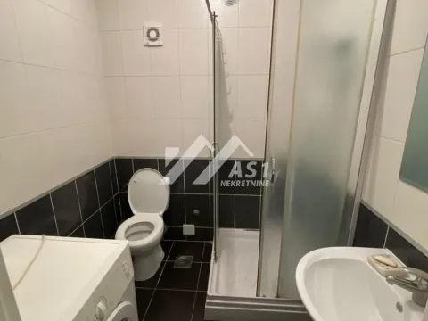 Izdavanje, jednosoban stan, 40m², Rotkvarija, Novi Sad Sve Podlokacije - image 6