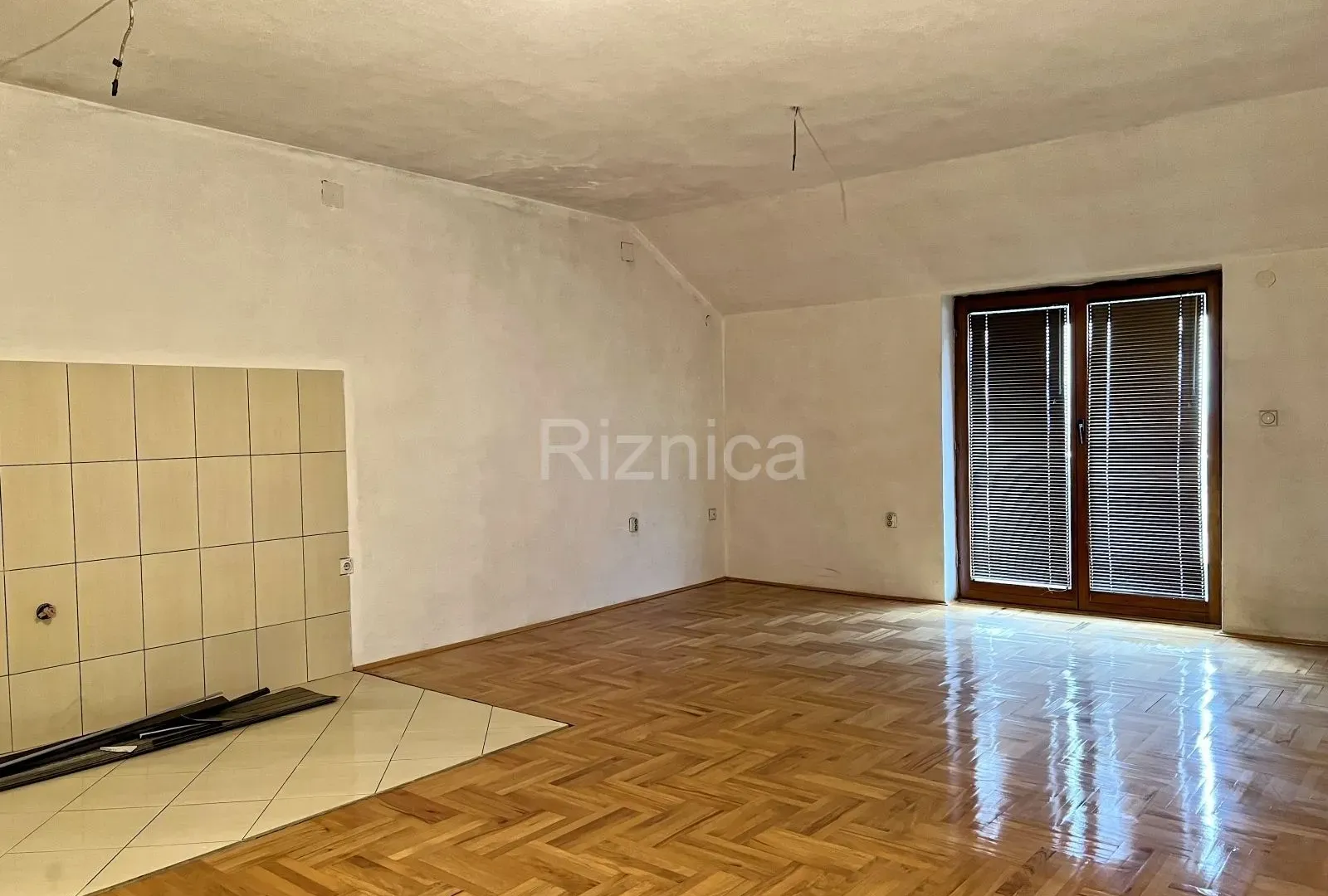 Sale, house, 306m², Niš, Srbija