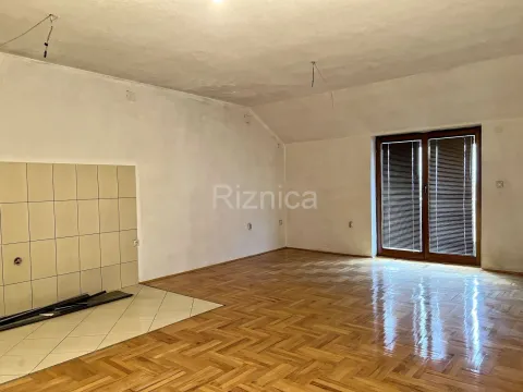 Sale, house, 306m², Niš, Srbija - image 9