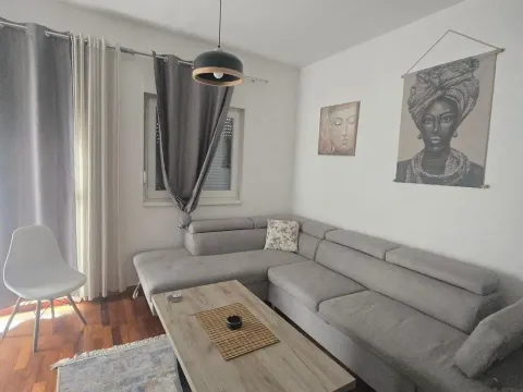Izdavanje, jednosoban stan, 51m², City Kvart, Podgorica - image 1