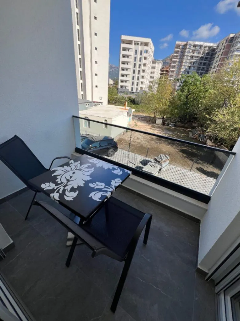 Izdavanje, jednosoban stan, 50m², Centar, Bar