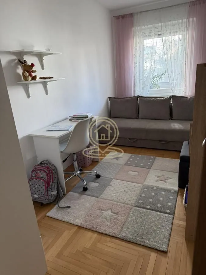 Izdavanje, dvosoban stan, 59m², Centar, Kragujevac