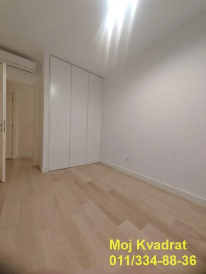 Izdavanje, četvorosoban stan, 120m², Savski Venac, Beograd