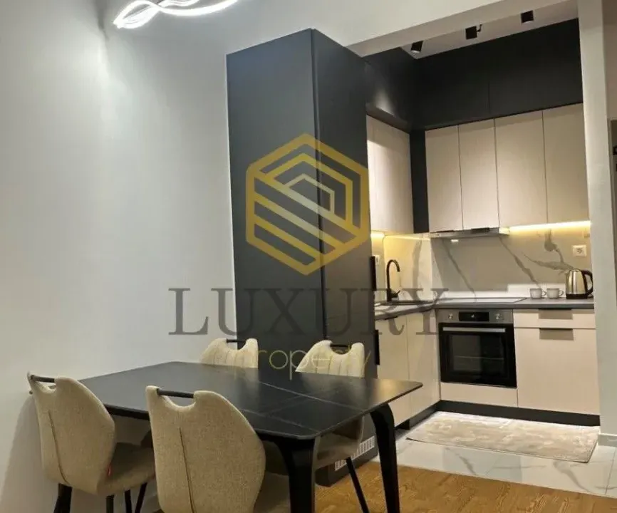 Prodaja, jednosoban stan, 39m², Centar, Podgorica