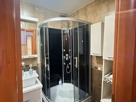 Izdavanje, jednosoban stan, 74m², Vezirov Most, Podgorica - image 4