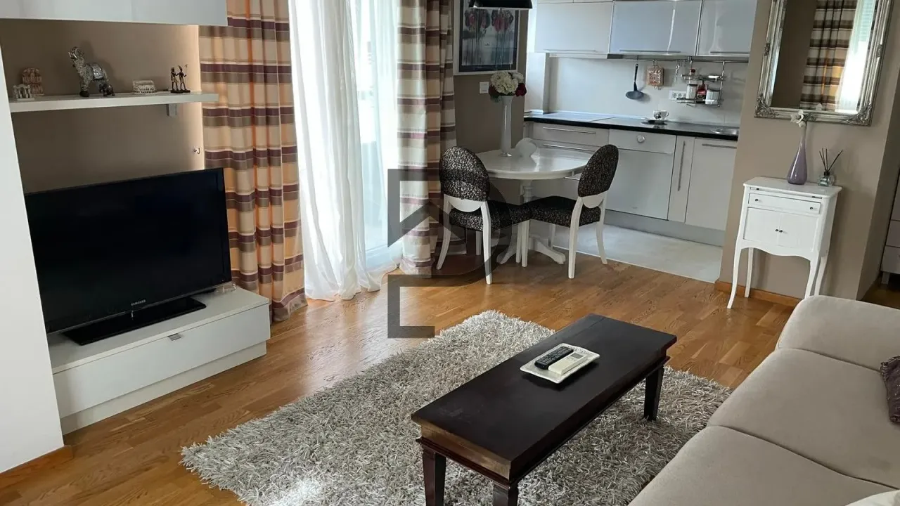 Izdavanje, stan, 63m², City Kvart, Podgorica