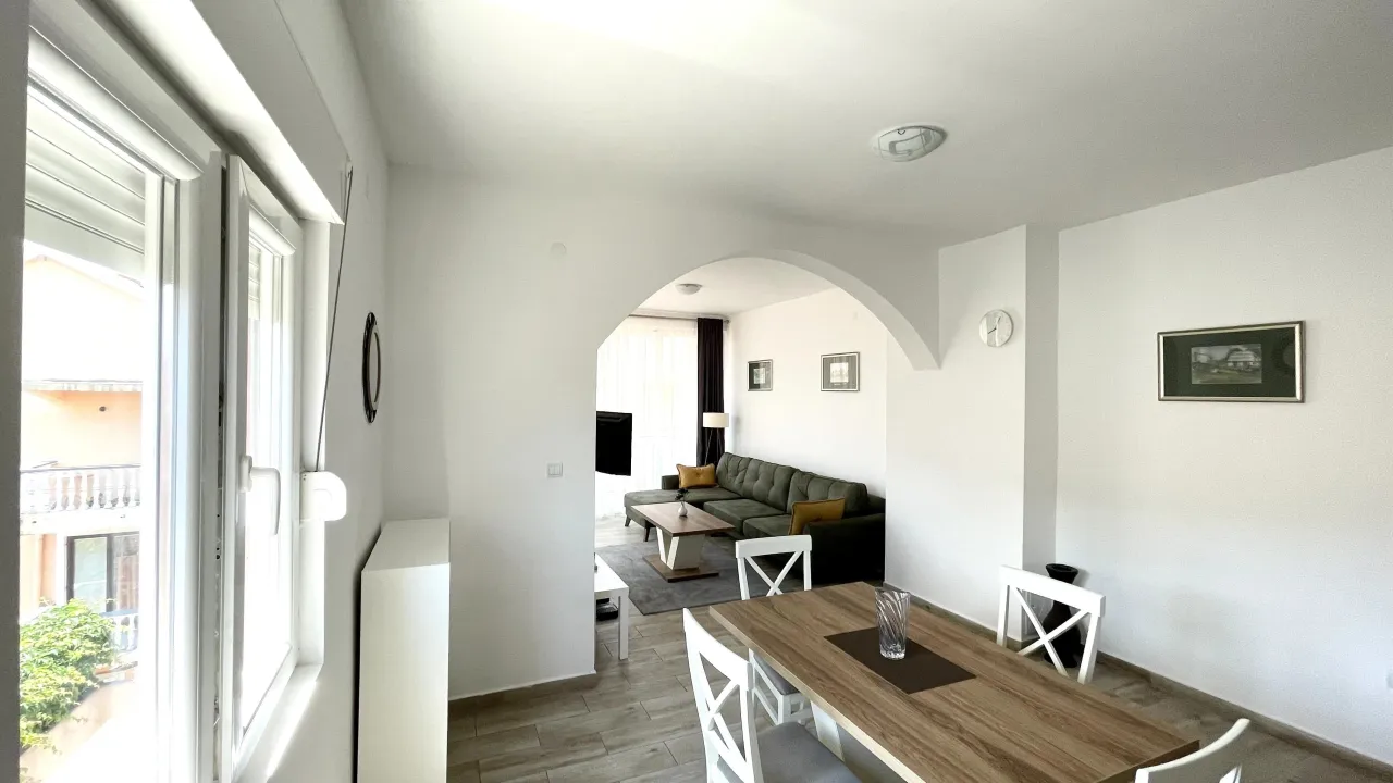 Rent, two bedroom apartment, 92m², Đenovići, Herceg Novi