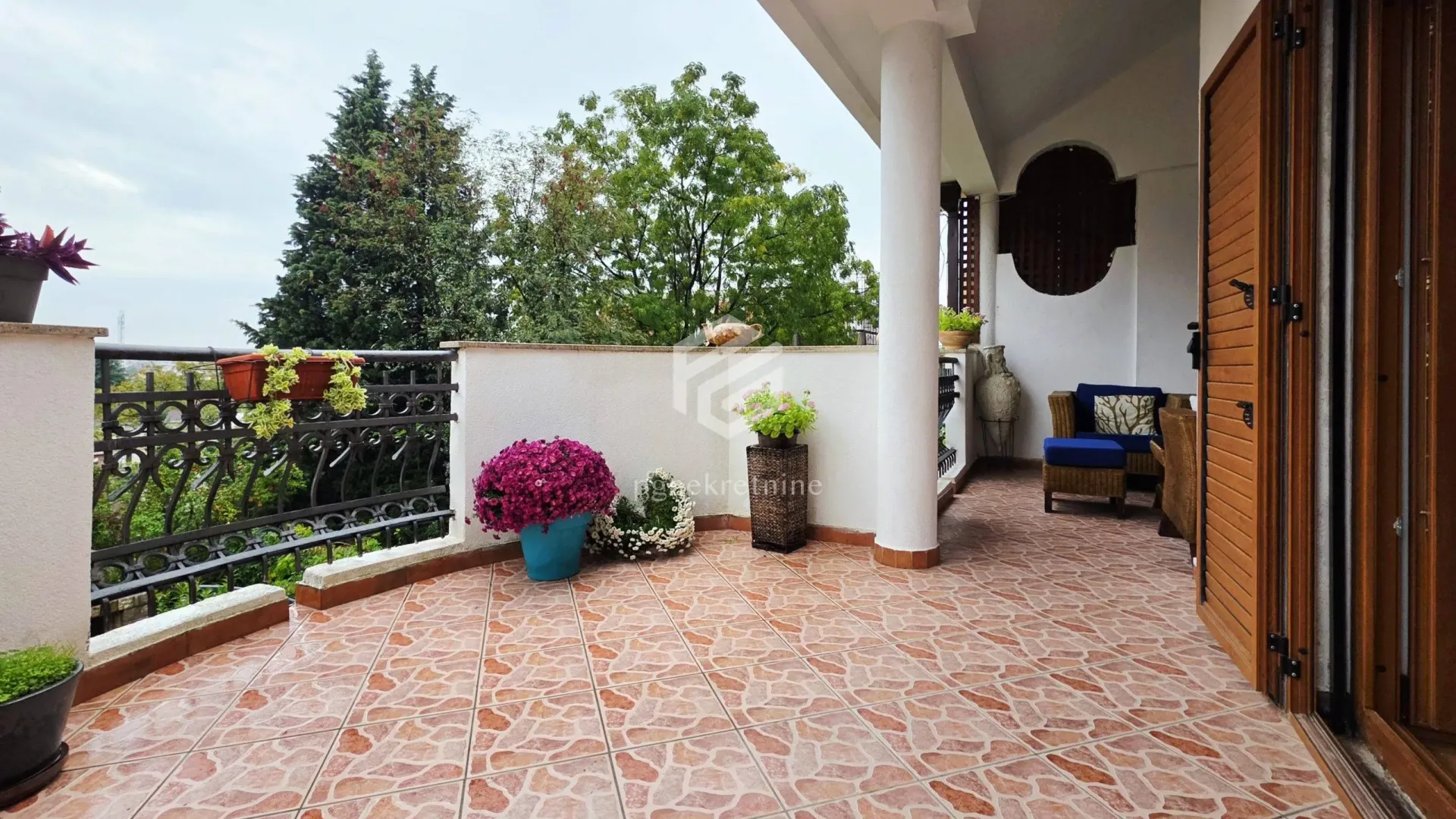 Rent, house, 285m², Gorica C, Podgorica