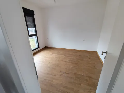 Izdavanje, dvosoban stan, 54m², City Kvart, Podgorica - image 8