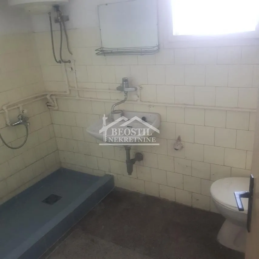 Prodaja, kuća, 204m², Vladimirci, Srbija