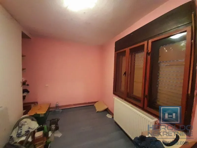 Prodaja, kuća, 310m², Tavrića obori, Jagodina