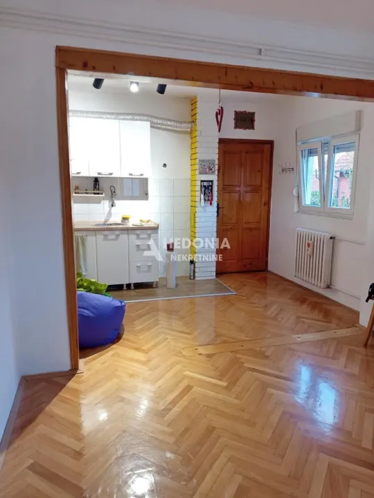 Prodaja, dvosoban stan, 56m², Olimp, Zvezdara Sve Podlokacije