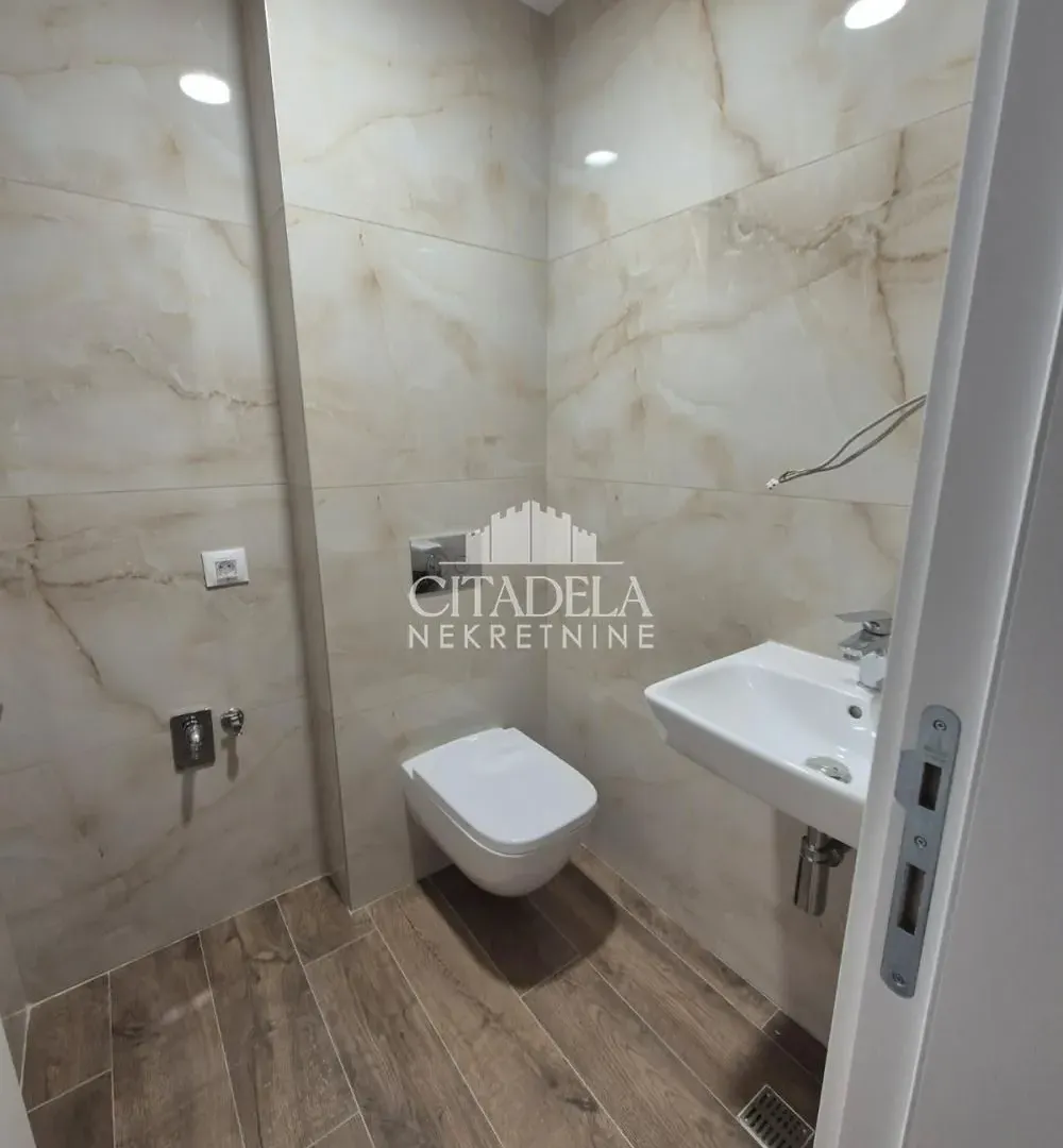 Prodaja, trosoban stan, 70m², Voždovac Sve Podlokacije, Beograd