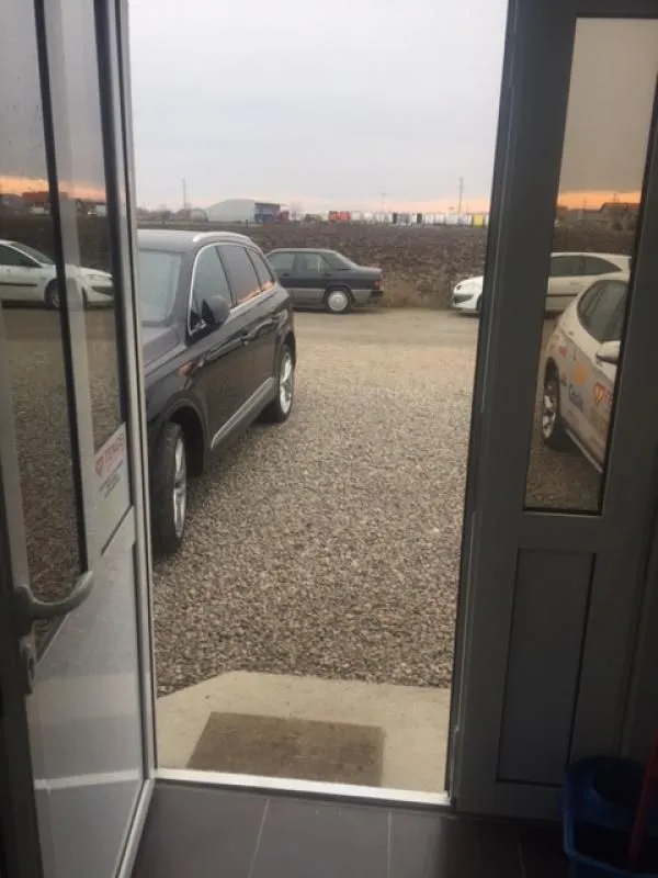 Rent, office space, 700m², Zemun Ugrinovci, Zemun Sve Podlokacije