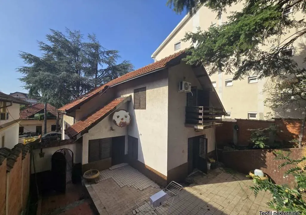 Prodaja, kuća, 230m², Gradska Bolnica, Zvezdara Sve Podlokacije