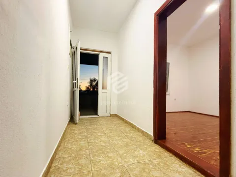 Rent, two bedroom apartment, 70m², Momišići, Podgorica - image 9