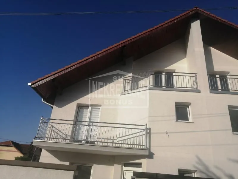 Prodaja, kuća, 229m², Kertvaroš, Subotica