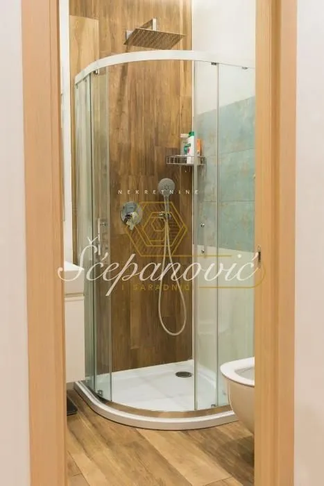 Prodaja, četvorosoban stan, 126m², Grbavica, Novi Sad Sve Podlokacije