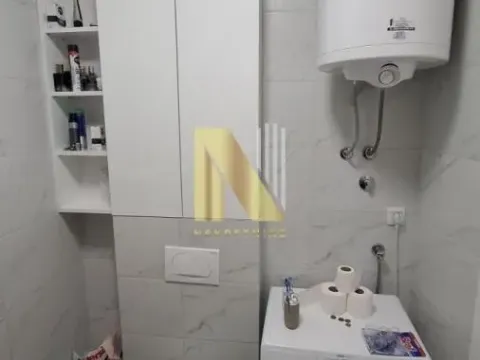 Izdavanje, trosoban stan, 70m², Novi Sad, Srbija - image 11