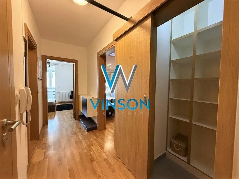 Izdavanje, dvosoban stan, 60m², Centar, Novi Sad