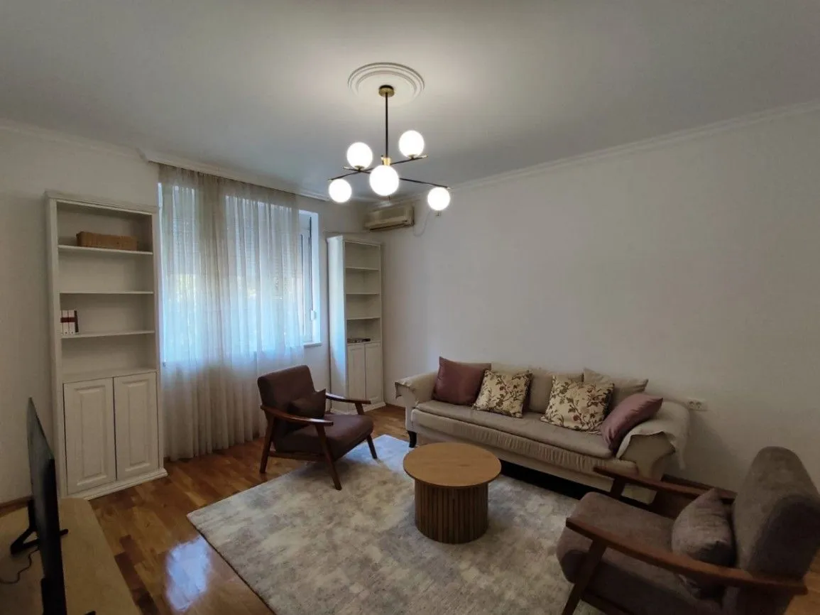 Izdavanje, jednosoban stan, 60m², Centar, Podgorica
