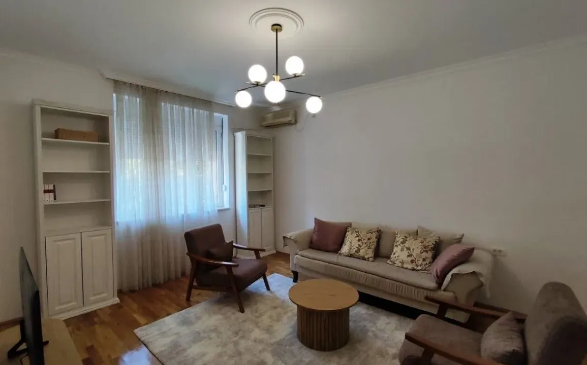 Izdavanje, jednosoban stan, 60m², Centar, Podgorica