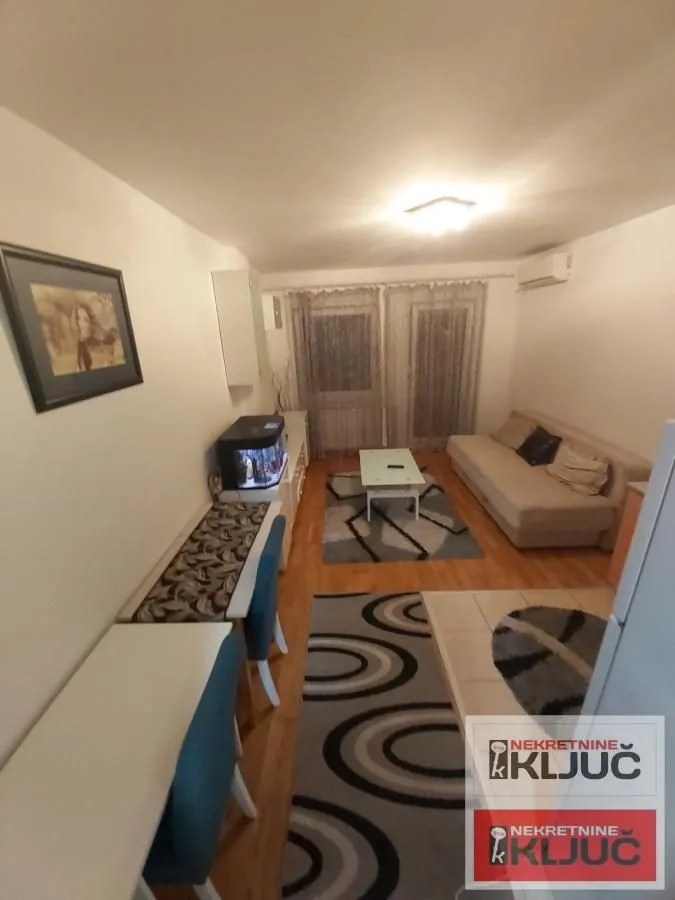 Izdavanje, garsonjera, 26m², Novo naselje, Novi Sad