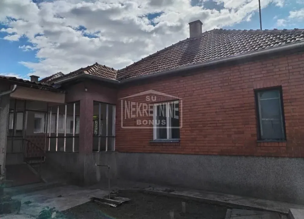 Prodaja, kuća, 208m², Gat, Subotica