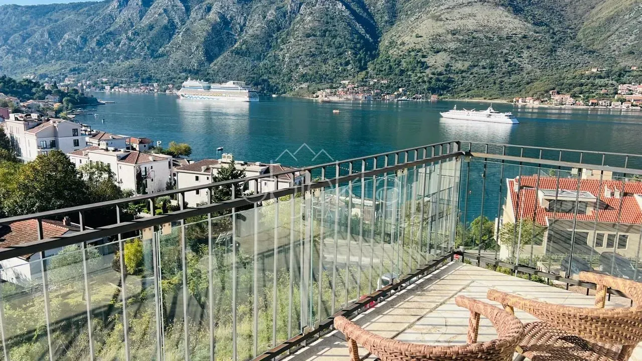 Sale, apartment, 120m², Kotor, Crna Gora