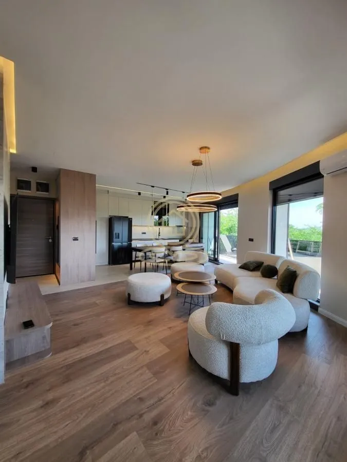 Izdavanje, trosoban stan, 83m², Olimp, Zvezdara Sve Podlokacije