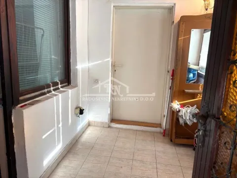 Prodaja, trosoban stan, 88m², Petlovo Brdo, Beograd - image 16