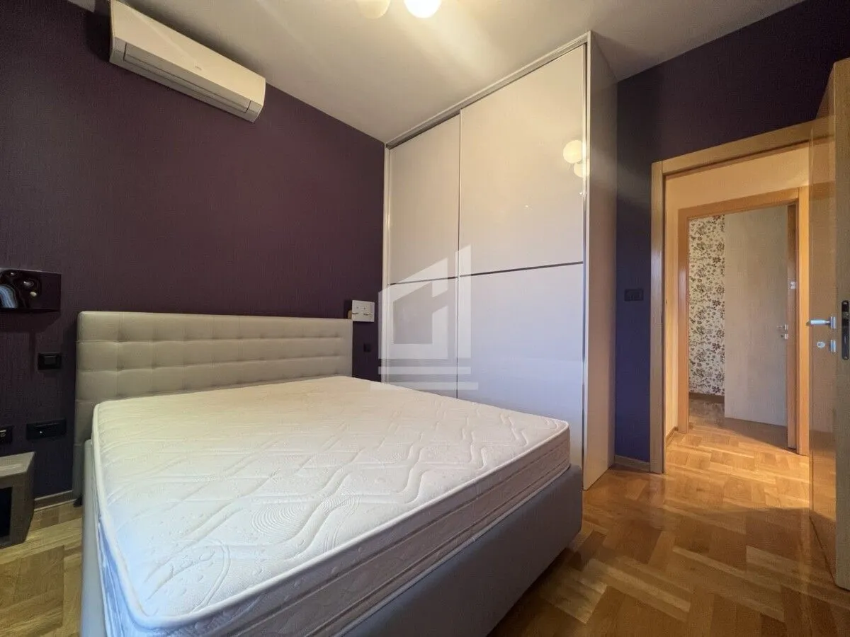 Izdavanje, dvosoban stan, 78m², Momišići, Podgorica