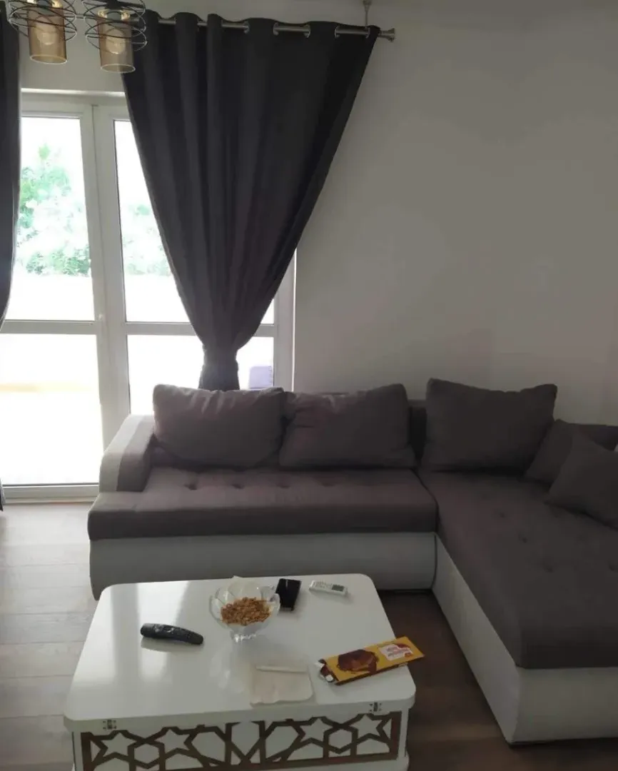 Izdavanje, jednosoban stan, 45m², Adok, Budva